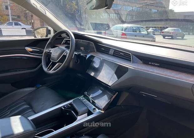 Audi e-tron 2019 — լուսանկար 8