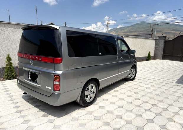 Nissan Elgrand