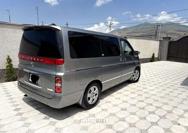 Nissan Elgrand