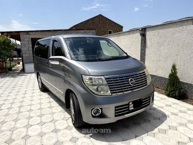 Nissan Elgrand  2004 