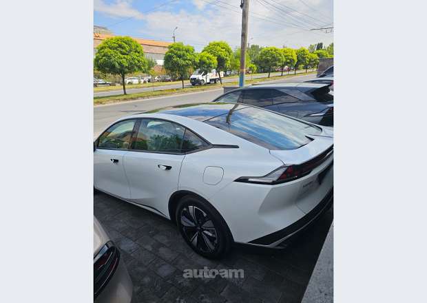 Changan Deepal SL03