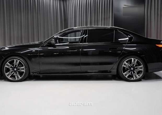 BMW 740
