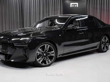 BMW 740  2023 