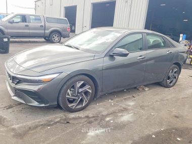 Hyundai Elantra  2025 
