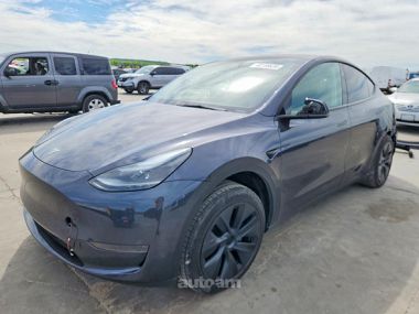 Tesla Model Y  2025 