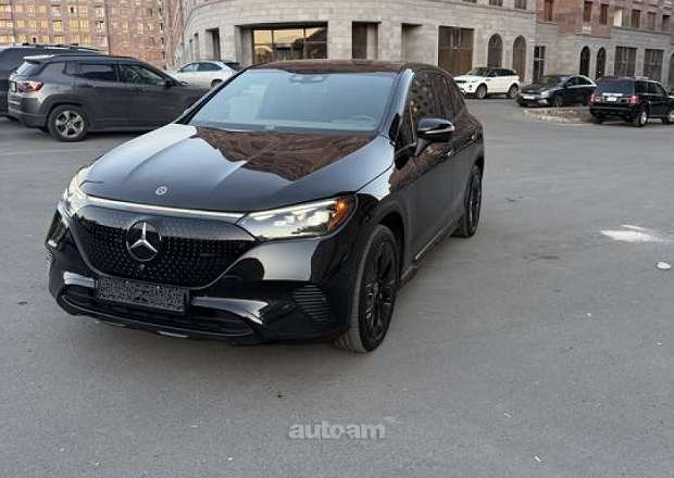 Mercedes-Benz EQE SUV