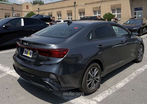 Kia Forte 2022 — լուսանկար 3
