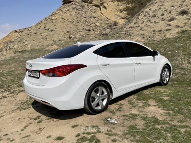 Hyundai Elantra  2011 