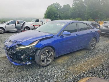 Hyundai Elantra  2022 