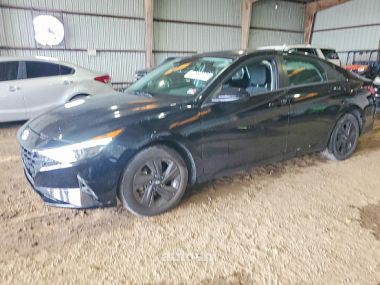 Hyundai Elantra  2022 