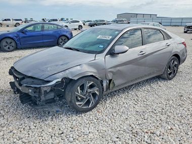 Hyundai Elantra  2023 