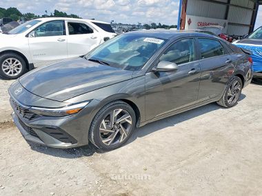 Hyundai Elantra  2024 