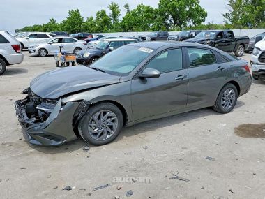 Hyundai Elantra  2024 