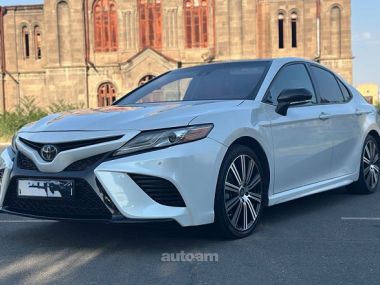 Toyota Camry  2018 