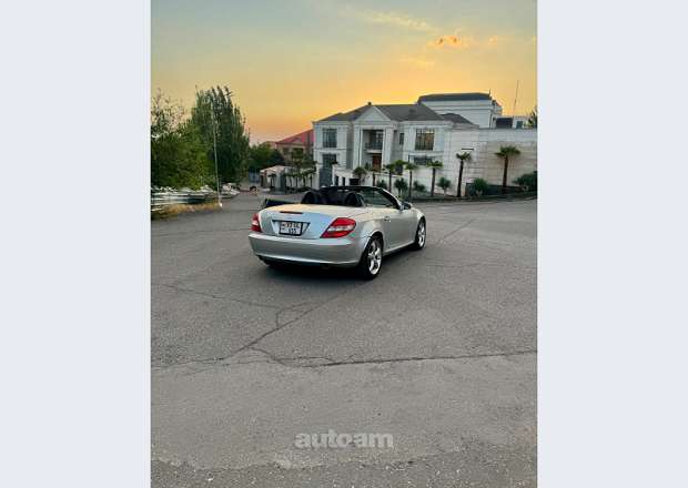 Mercedes-Benz SLK 350