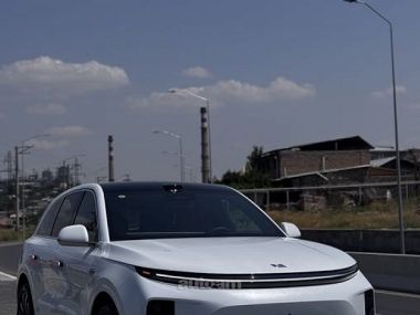 Lixiang Li L6  2025 