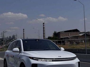 Lixiang Li L6  2025 