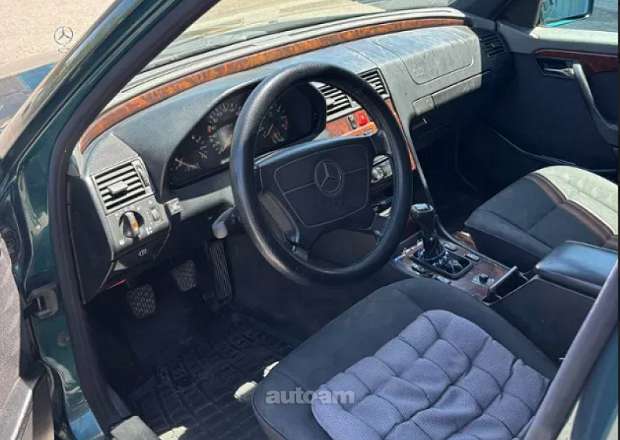Mercedes-Benz C 180