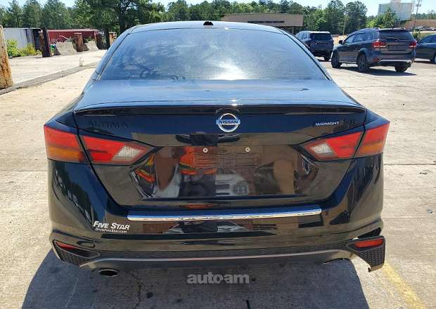 Nissan Altima
