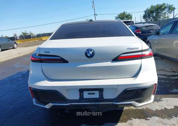 BMW 750