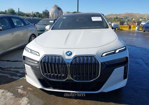 BMW 750