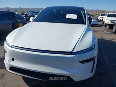 Tesla Model Y  2026 
