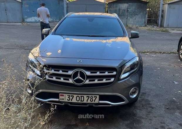 Mercedes-Benz 250