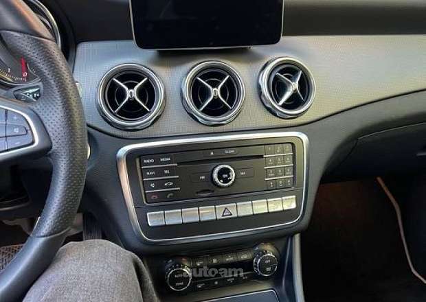 Mercedes-Benz 250