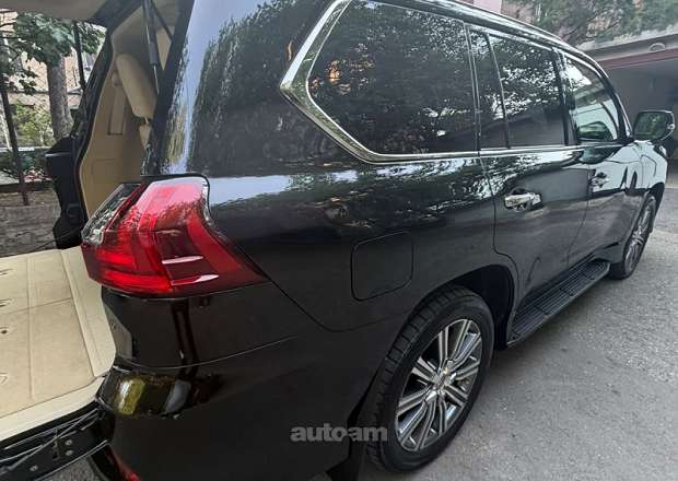 Lexus LX 570