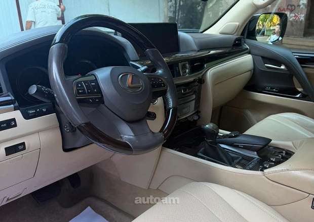 Lexus LX 570