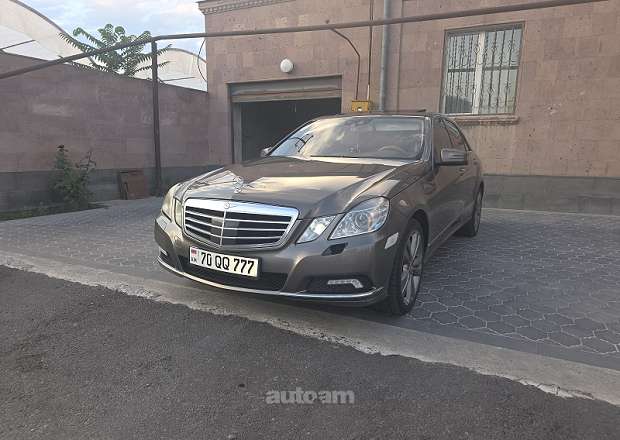 Mercedes-Benz E 350 2010 — photo 1
