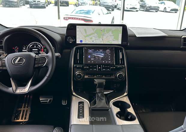 Lexus LX 600