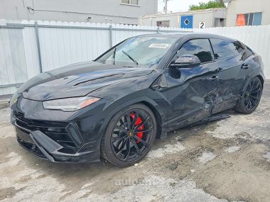 Lamborghini Urus  2023 