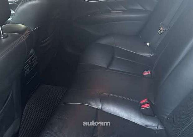 Infiniti M37 Sport