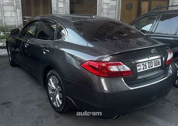 Infiniti M37 Sport