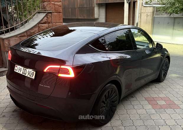 Tesla Model Y 2024 — լուսանկար 3