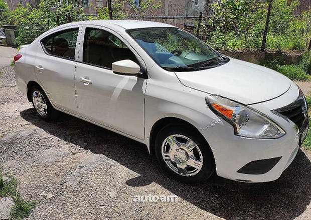 Nissan Versa