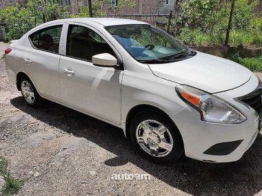 Nissan Versa  2016 