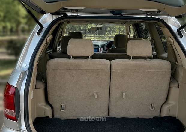 Toyota Ipsum