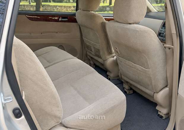 Toyota Ipsum