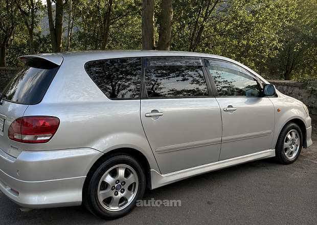 Toyota Ipsum