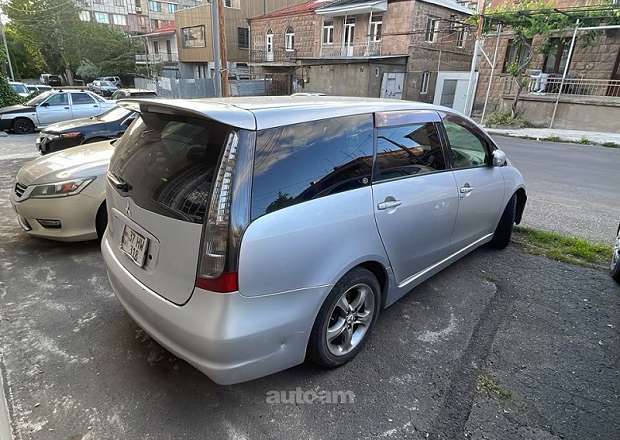 Mitsubishi Grandis