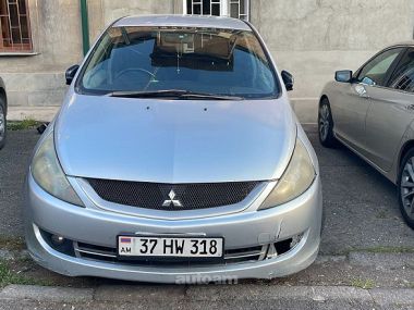 Mitsubishi Grandis  2005 