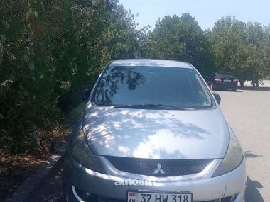Mitsubishi Grandis  2005 