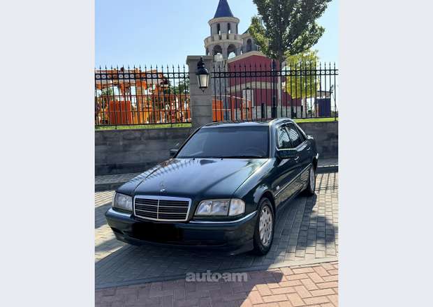 Mercedes-Benz C 180