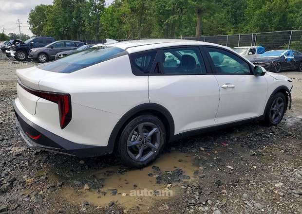 Kia K4