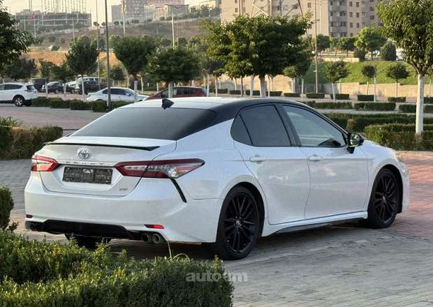 Toyota Camry 2018 — լուսանկար 4