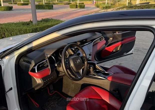 Toyota Camry 2018 — լուսանկար 7