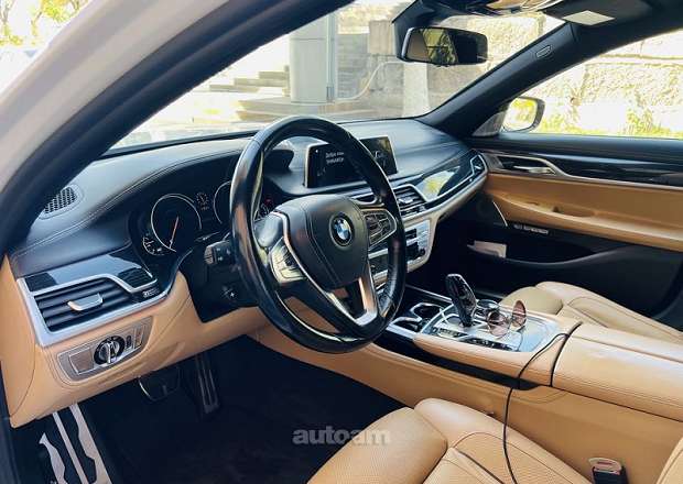 BMW 740
