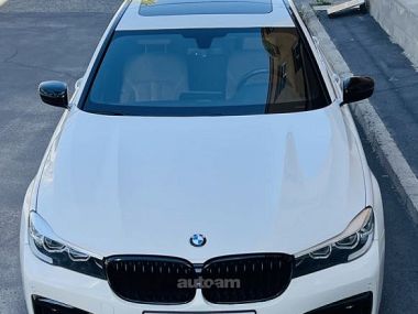 BMW 740  2017 